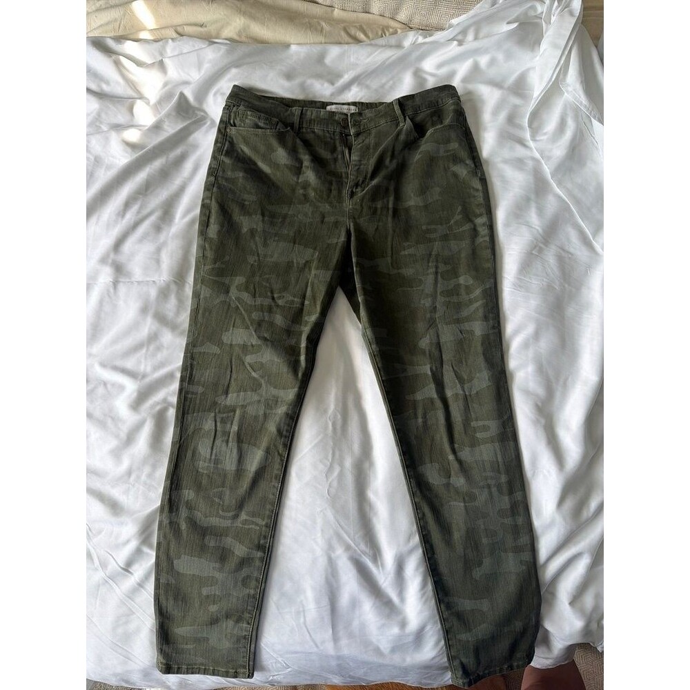 Social Standard by Sanctuary High-Rise Skinny Camo Pants Size 14